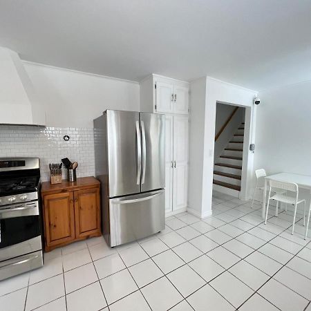 Letitia Heights !C Quiet And Modern Private Bedroom With Shared Bathroom Barrie Exterior photo
