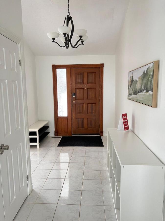 Letitia Heights !C Quiet And Modern Private Bedroom With Shared Bathroom Barrie Exterior photo