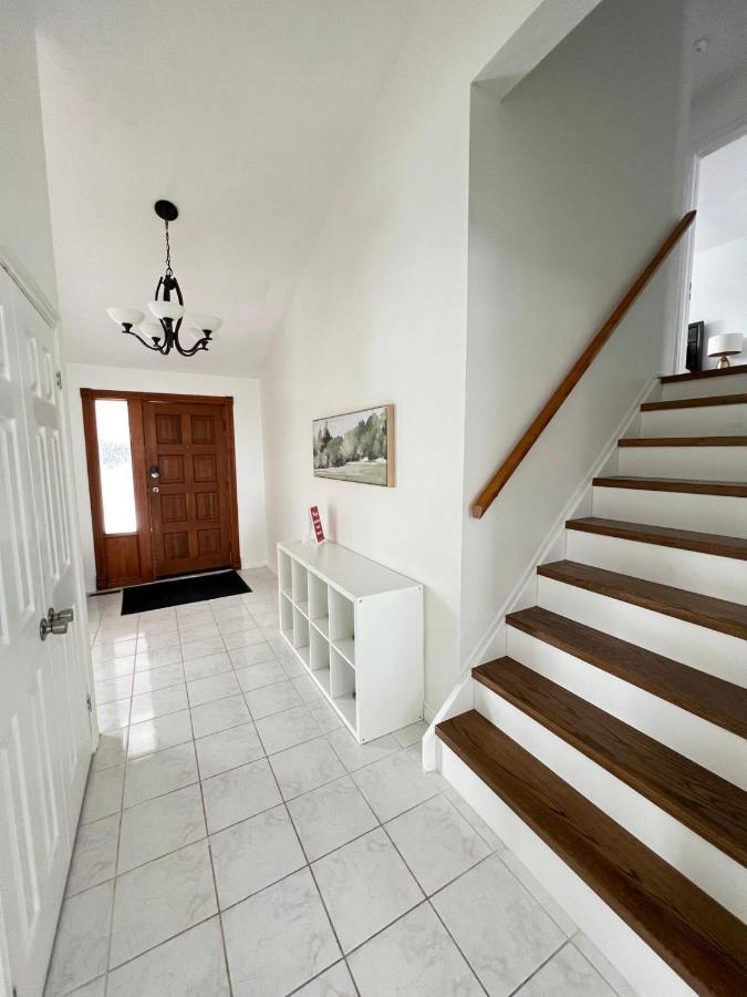 Letitia Heights !C Quiet And Modern Private Bedroom With Shared Bathroom Barrie Exterior photo