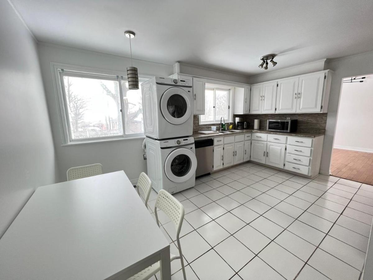 Letitia Heights !C Quiet And Modern Private Bedroom With Shared Bathroom Barrie Exterior photo